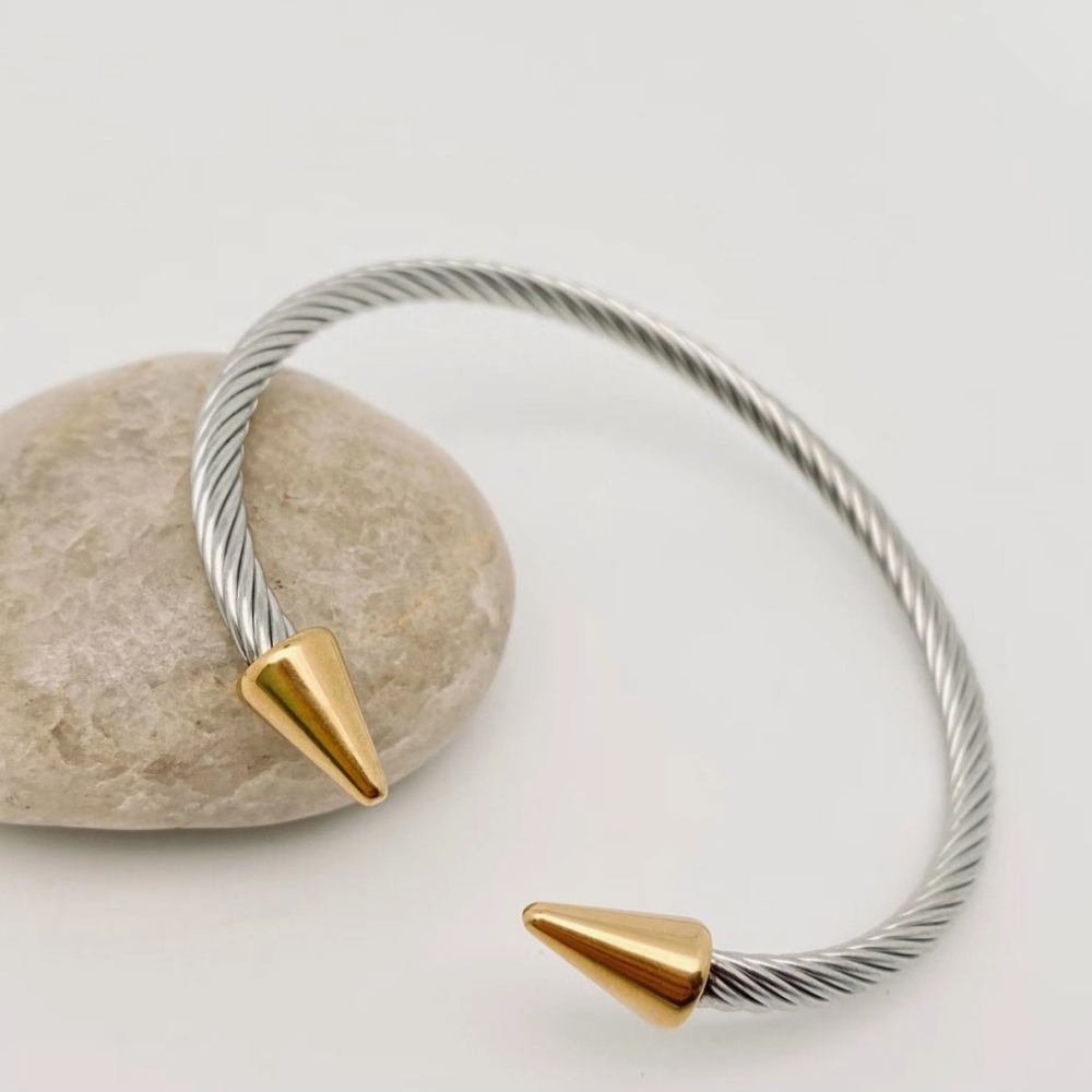 #550 🛑22  Fabulous Stainless Steel Opening Adjustable Nail Bangle Cuff